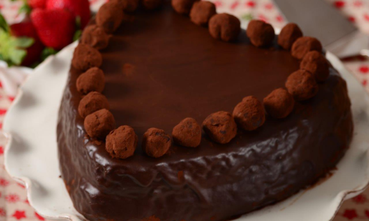 How to Bake a Heart-Shaped Chocolate Cake?